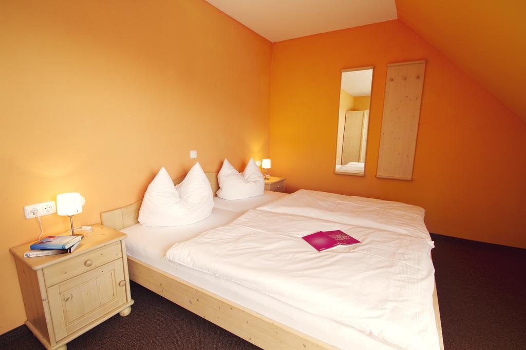 Brotzeit-Stadl Gbr Hotel Bad Staffelstein Room photo